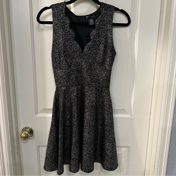 Aqua Brand Bloomingdales Scalloped Neck Dress Gold Glitter Black Small NYE Party - Picture 1 of 12